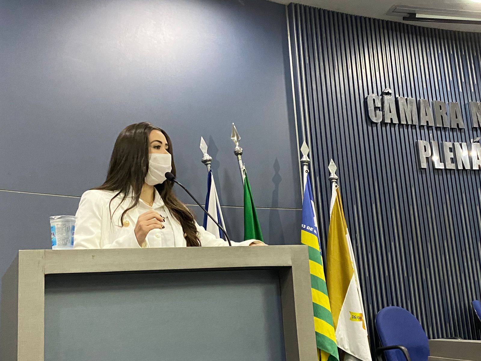 Vereadora Fernanda Gomes discursa na Câmara Municipal de Teresina